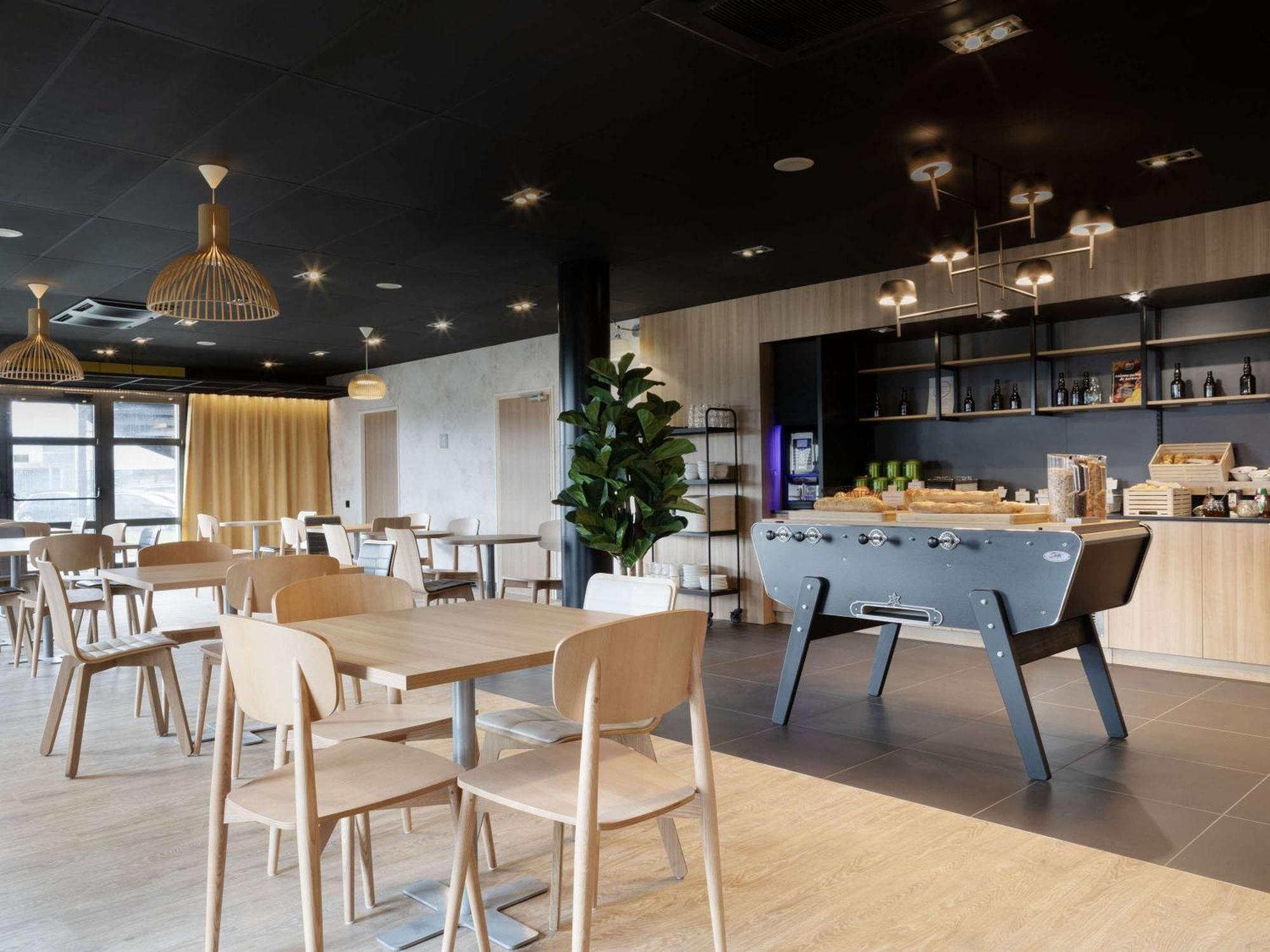 Ibis Douai Dechy Hotel Bagian luar foto