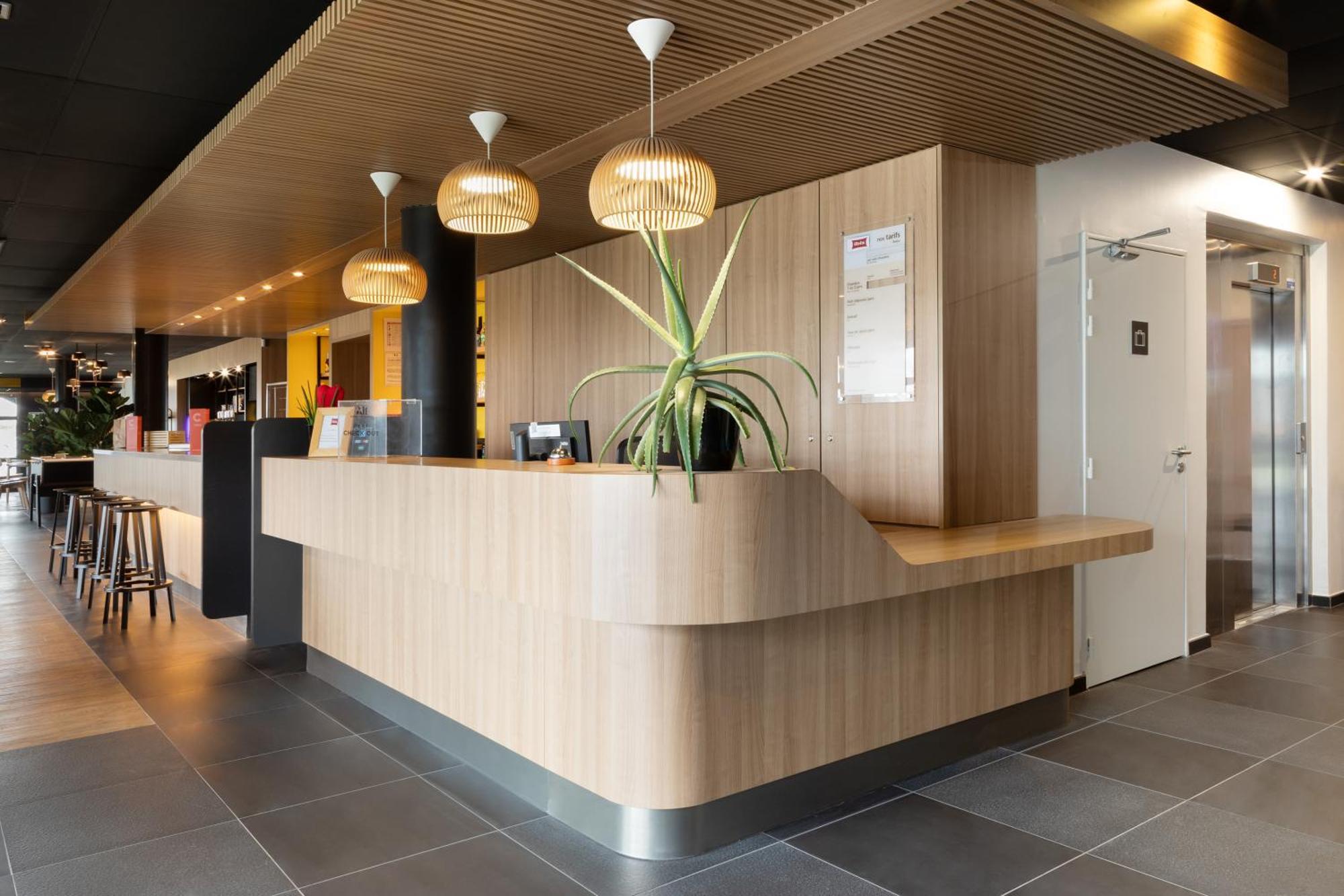Ibis Douai Dechy Hotel Bagian luar foto
