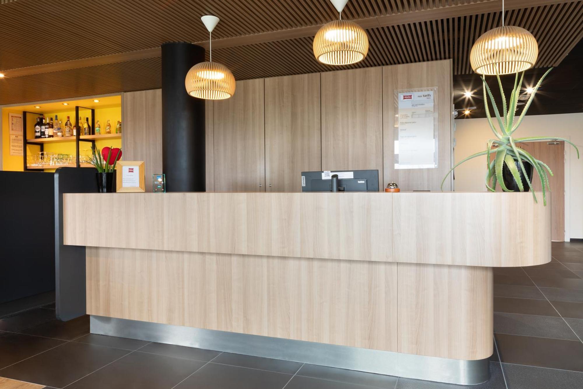 Ibis Douai Dechy Hotel Bagian luar foto