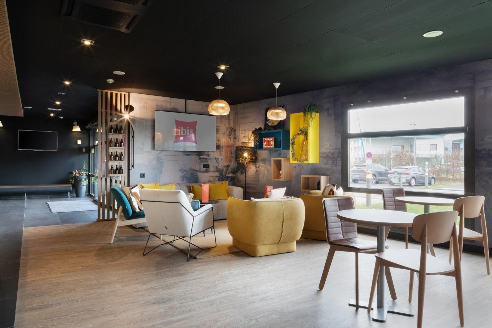 Ibis Douai Dechy Hotel Bagian luar foto